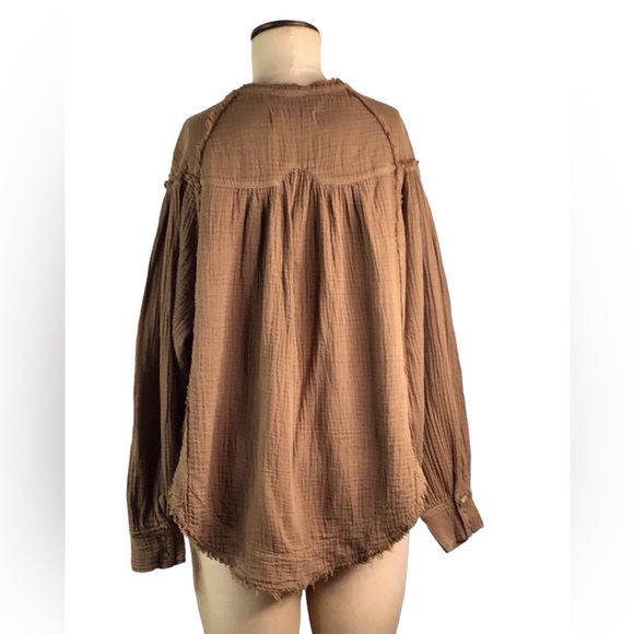 We The Free Brown Oversized Distressed Top, XS, EUC - Picture 2 of 5